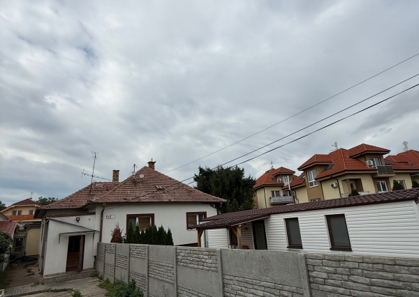 REZERVOVANÉ - SENEC - INVESTIČNÁ PRÍLEŽITOSŤ - UBYTOVACIE ZARIADENIE S BEZKONKURENČNÝM VÝNOSOM - blízko centra - Vinohradnícka ul. v Senci
