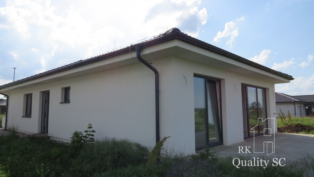 CÍFER – NA PREDAJ novostavba 5-izbového rodinného domu – bungalov v malebnej dedinke PÁC pri Trnave