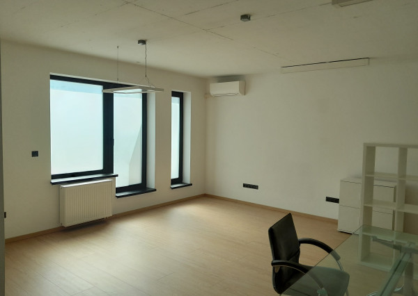 SENEC - NA PRENÁJOM – veľkometrážny 1 izbový byt s klímou v novostavbe v úplnom centre – ul. 1. Mája v SENCI